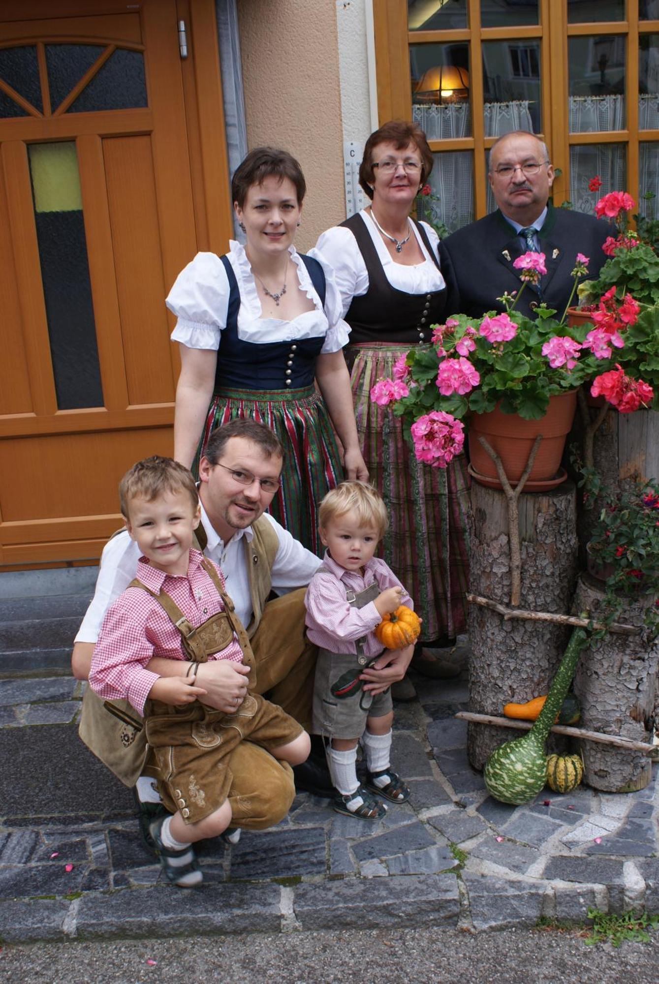Gasthof Zur Kirche Hotel Kottes Екстериор снимка